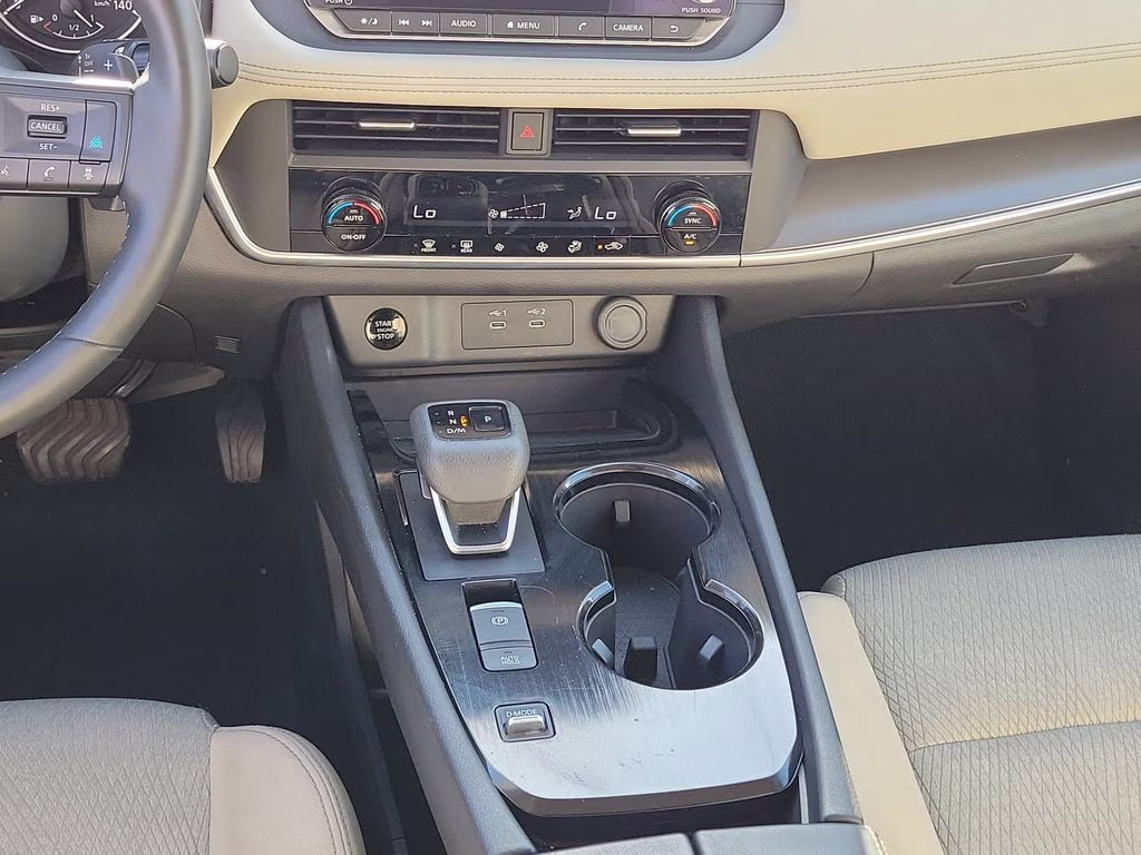2025 Everest White Pearl Nissan Rogue SV FWD SUV