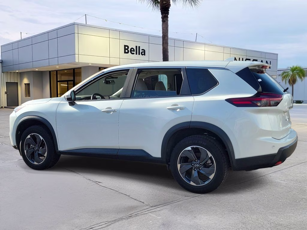2025 Everest White Pearl Nissan Rogue SV FWD SUV