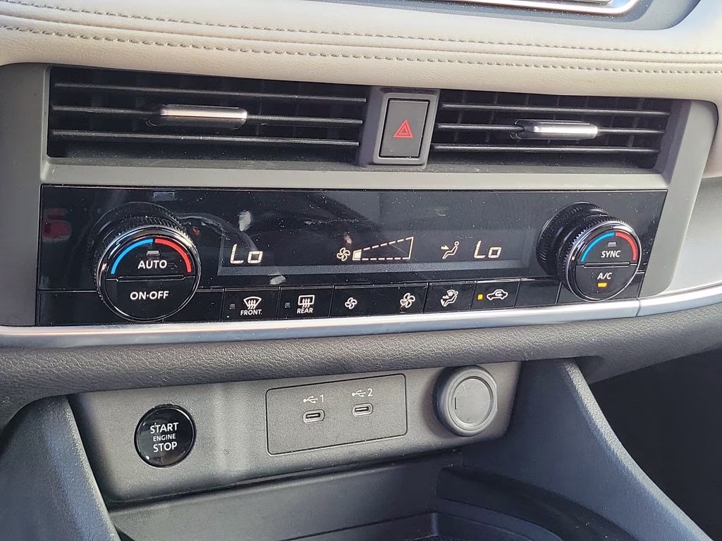 2025 Everest White Pearl Nissan Rogue SV FWD SUV