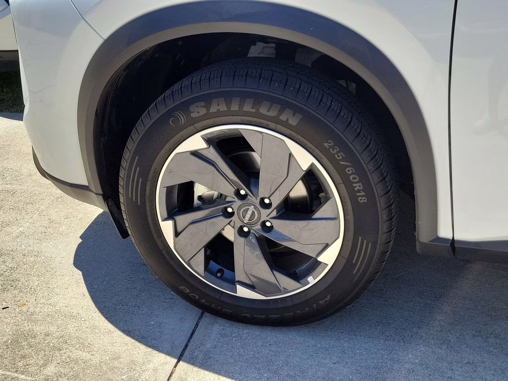 2025 Everest White Pearl Nissan Rogue SV FWD SUV