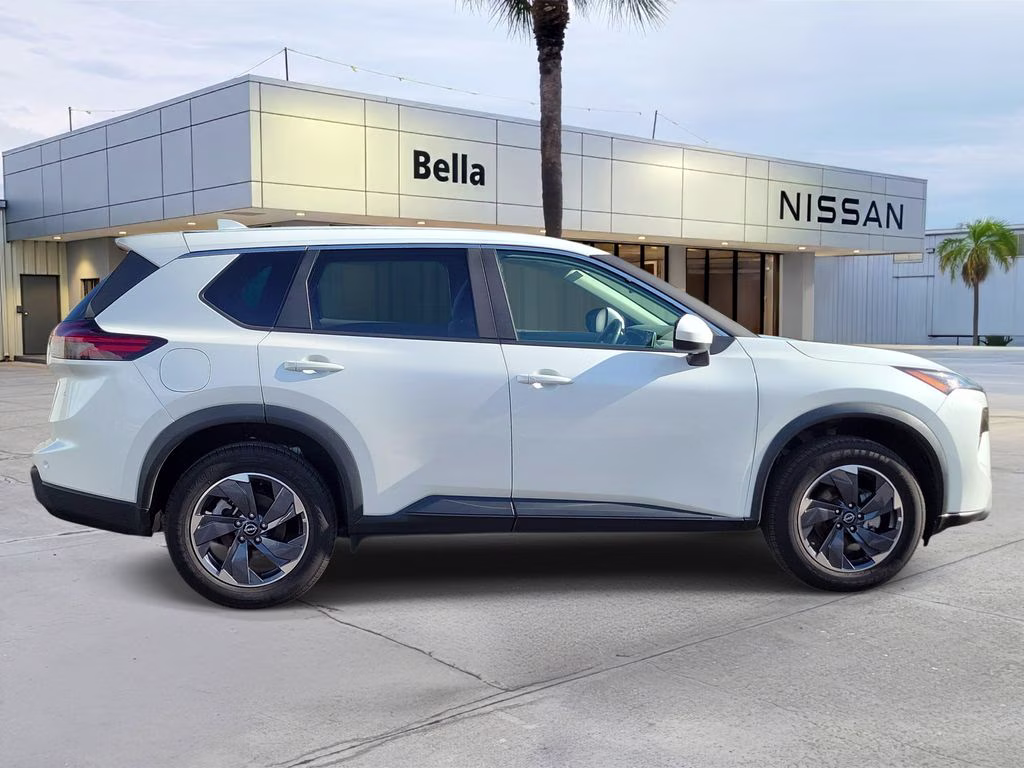 2025 Everest White Pearl Nissan Rogue SV FWD SUV