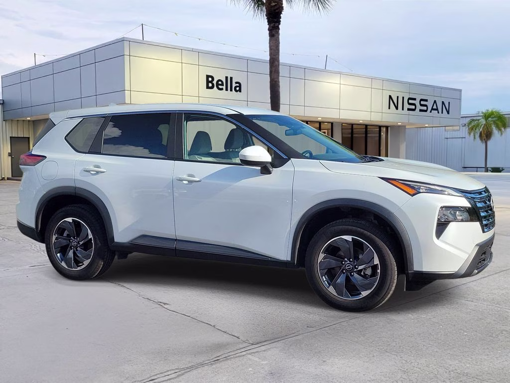 2025 Everest White Pearl Nissan Rogue SV FWD SUV