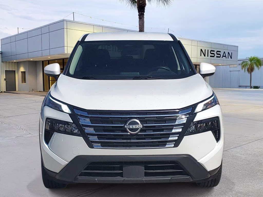 2025 Everest White Pearl Nissan Rogue SV FWD SUV