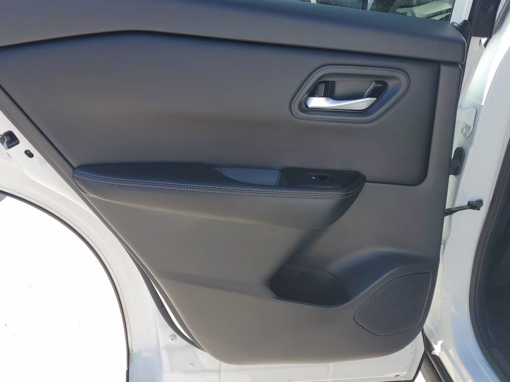 2025 Everest White Pearl Nissan Rogue SV FWD SUV
