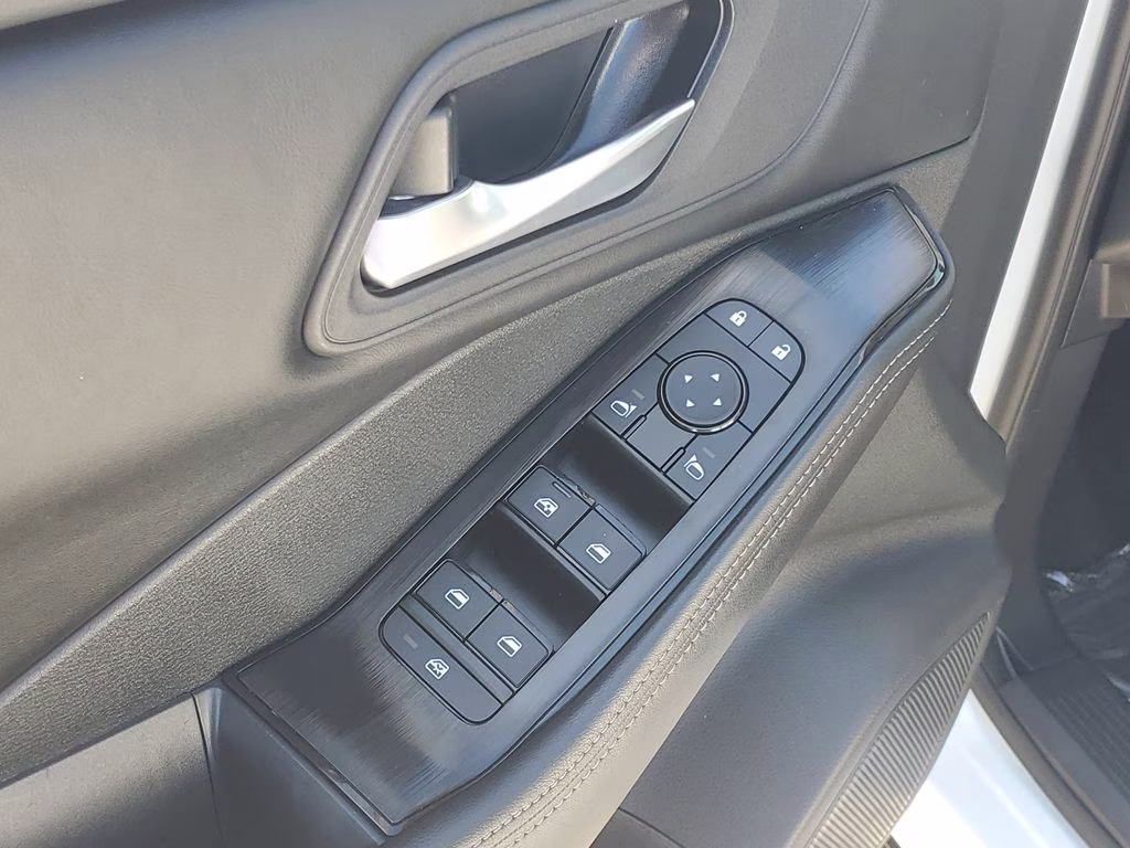 2025 Everest White Pearl Nissan Rogue SV FWD SUV