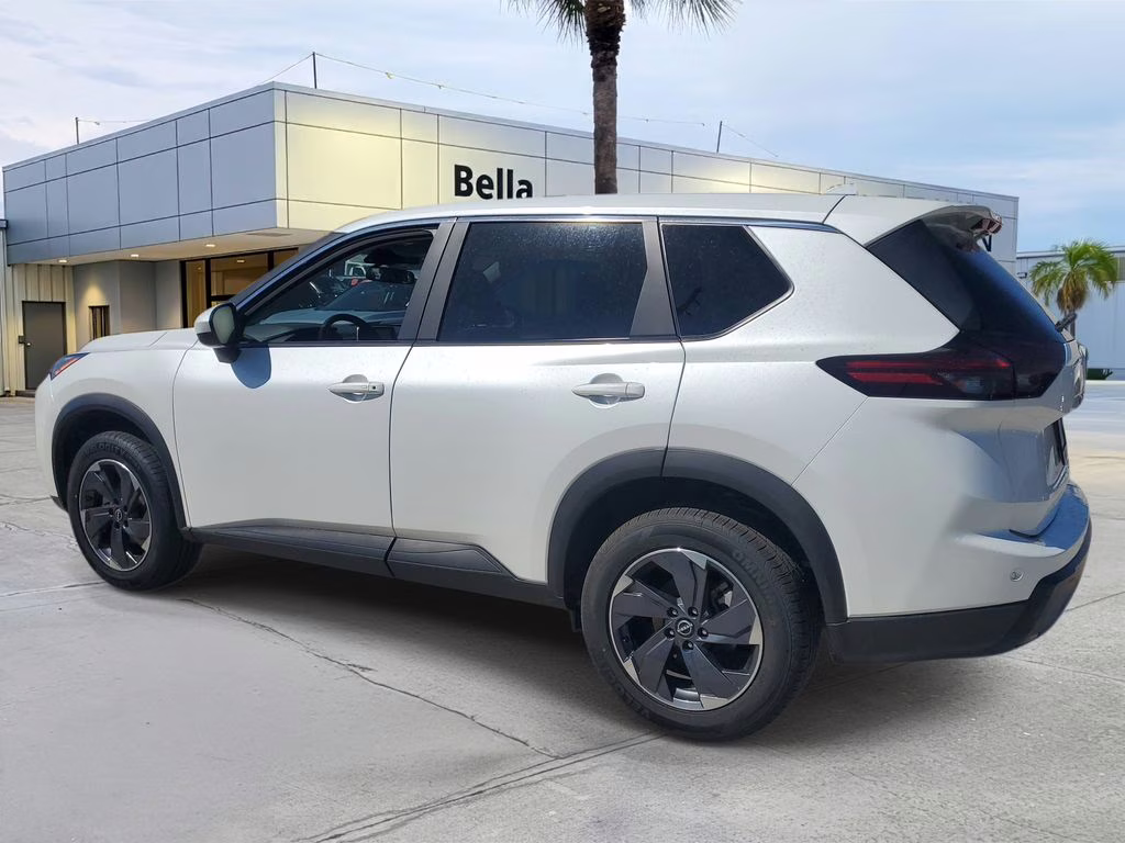 2025 Everest White Pearl Nissan Rogue SV FWD SUV