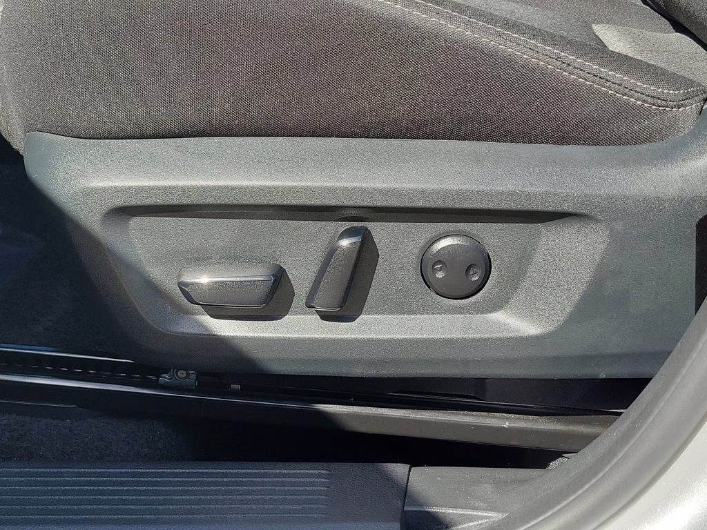 2025 Brilliant Silver Metallic Nissan Rogue SV FWD SUV