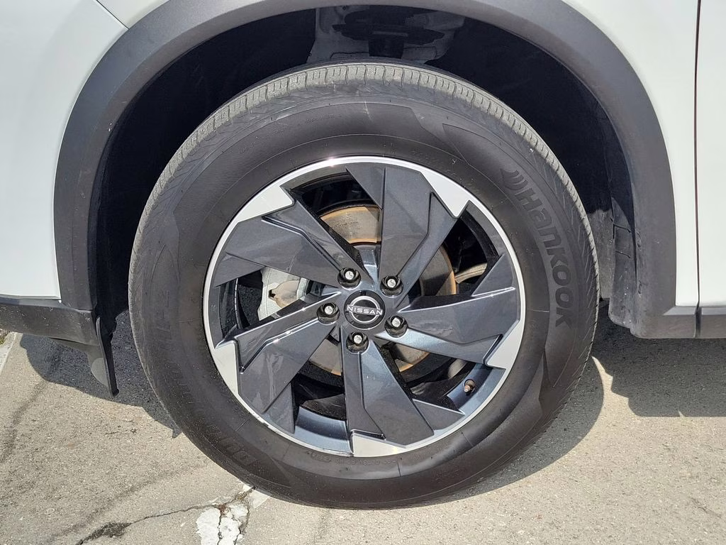 2025 Everest White Pearl Nissan Rogue SV AWD SUV