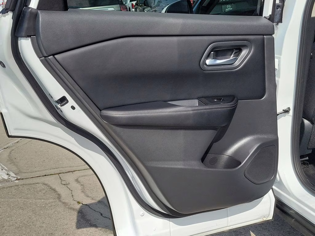 2025 Everest White Pearl Nissan Rogue SV AWD SUV