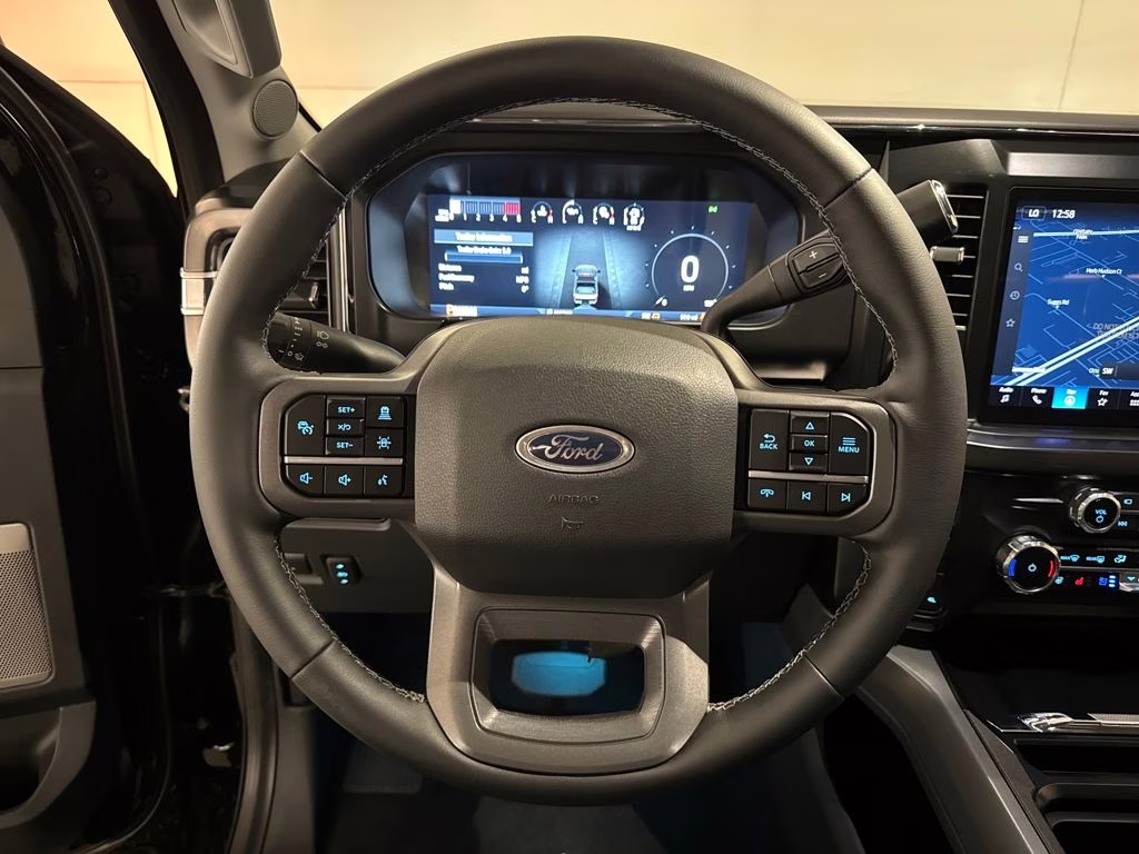 2026 Agate Black Metallic Ford Super Duty F-350 SRW Lariat 4X4 Truck