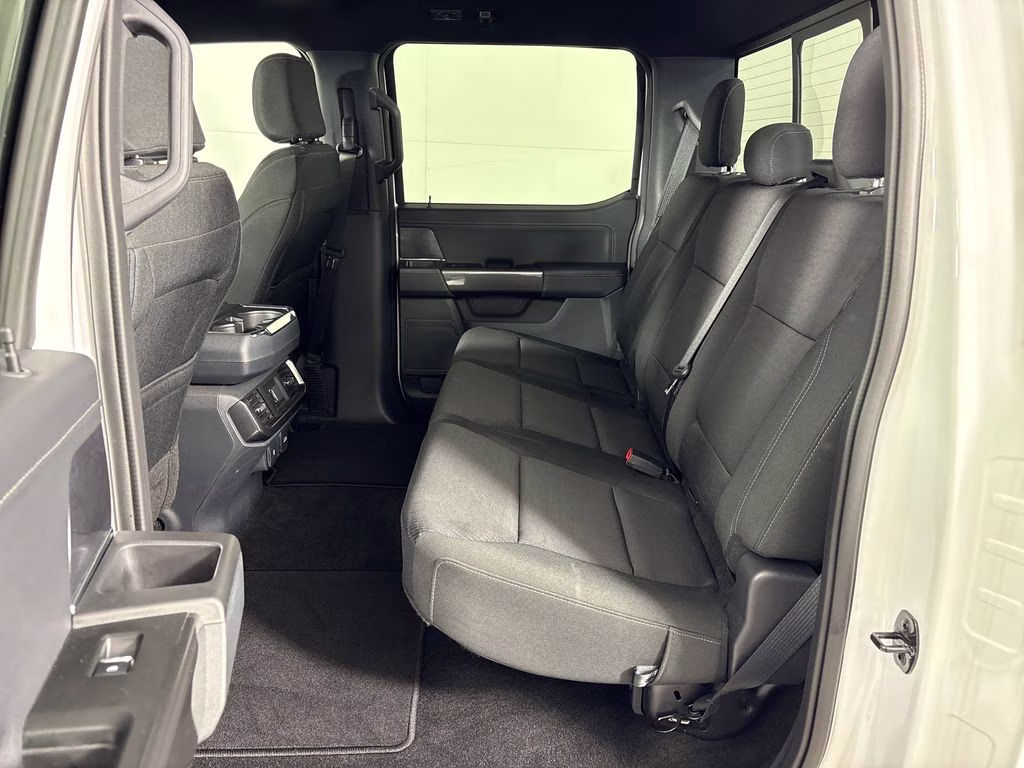 2023 Oxford White Ford F-150 XLT 4X4 Truck