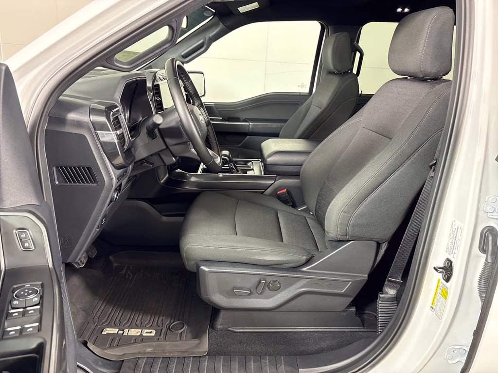 2023 Oxford White Ford F-150 XLT 4X4 Truck