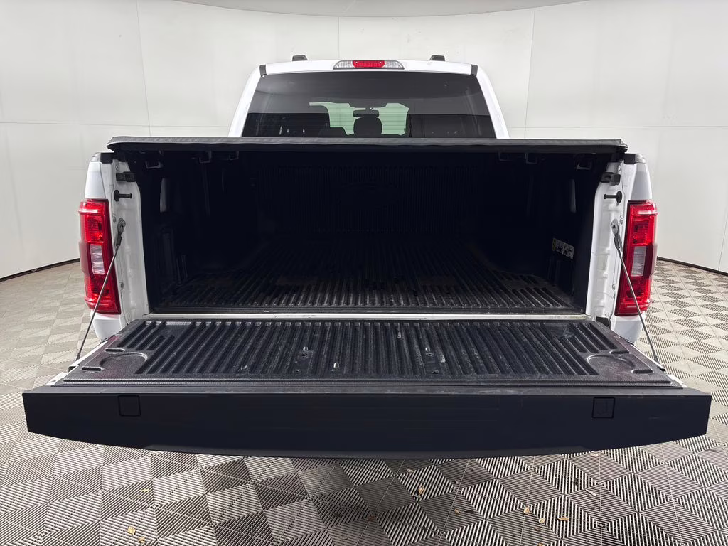 2023 Oxford White Ford F-150 XLT 4X4 Truck