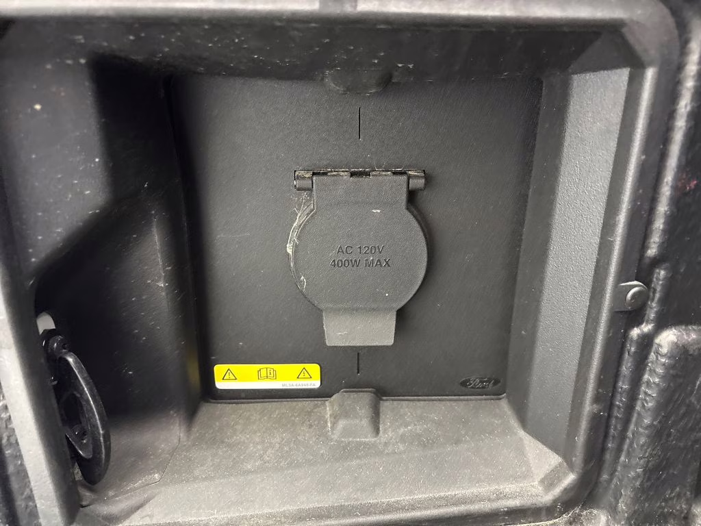 2023 Oxford White Ford F-150 XLT 4X4 Truck