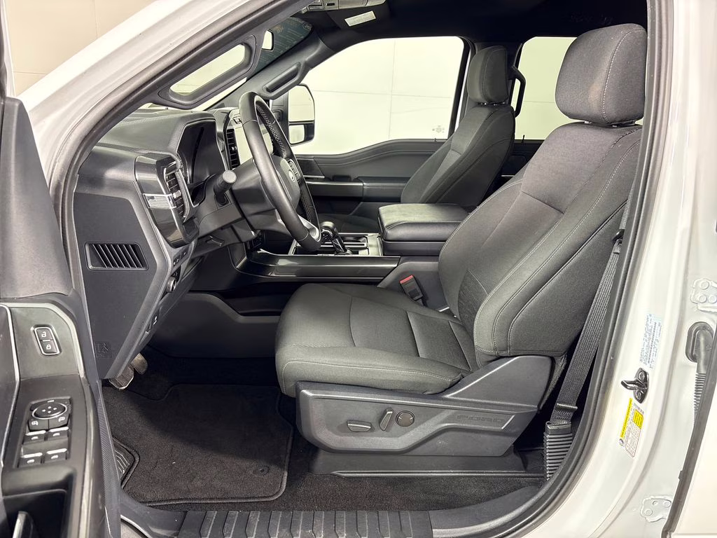 2023 Oxford White Ford F-150 XLT 4X4 Truck