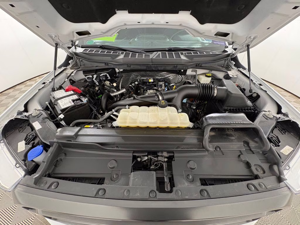 2023 Oxford White Ford F-150 XLT 4X4 Truck