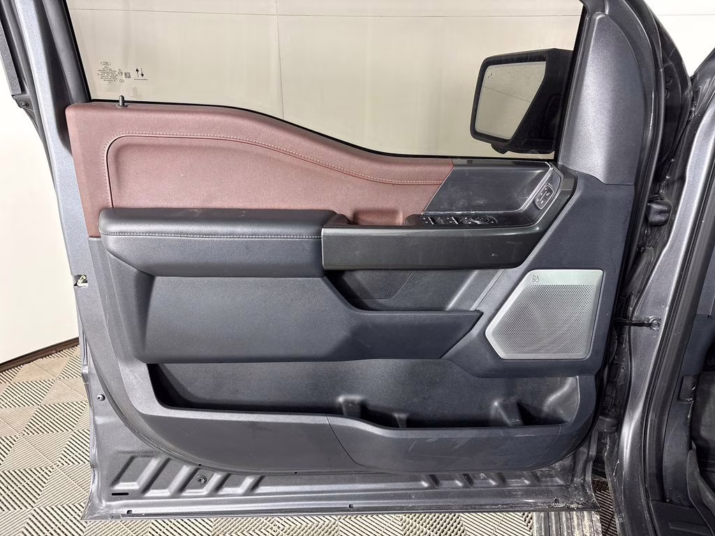 2023 Gray Metallic Ford F-150 Lariat 4X4 Truck