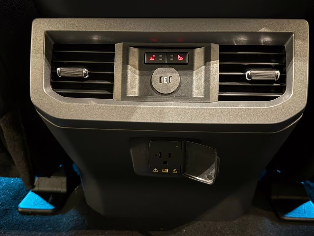 2026 Agate Black Metallic Ford Super Duty F-350 SRW Lariat 4X4 Truck