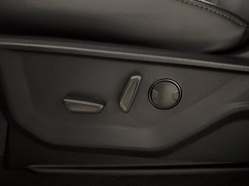 2026 Agate Black Metallic Ford Super Duty F-350 SRW Lariat 4X4 Truck