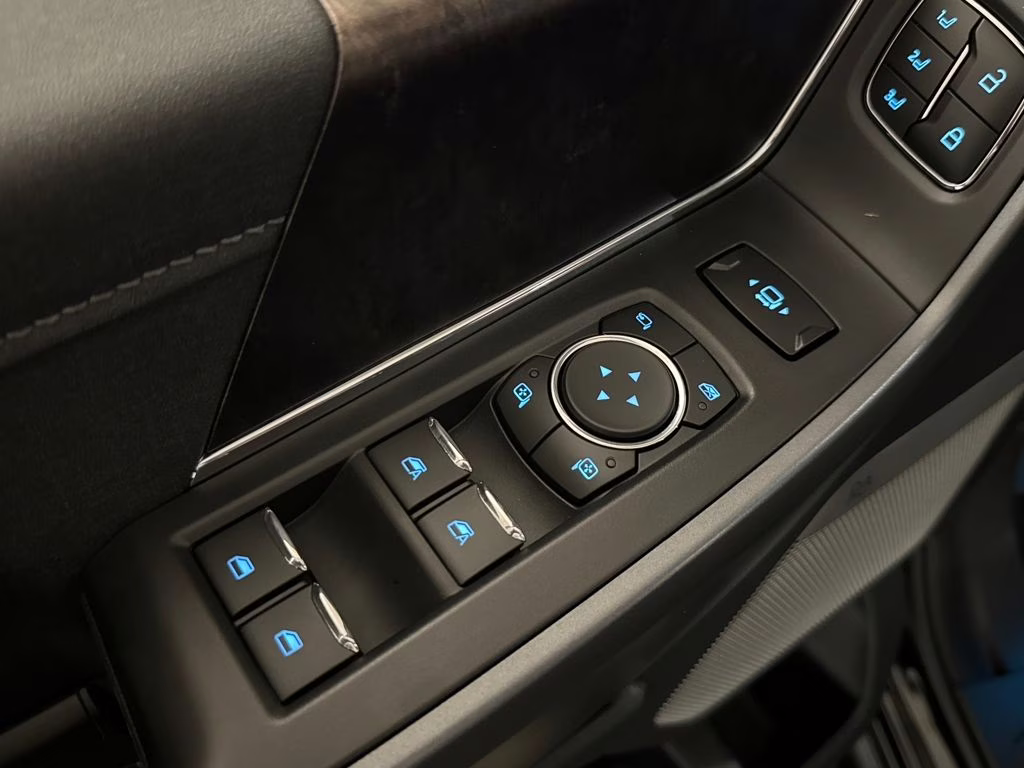 2026 Agate Black Metallic Ford Super Duty F-350 SRW Lariat 4X4 Truck