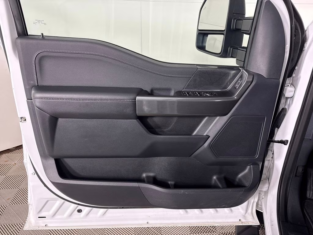 2023 Oxford White Ford F-150 XLT 4X4 Truck