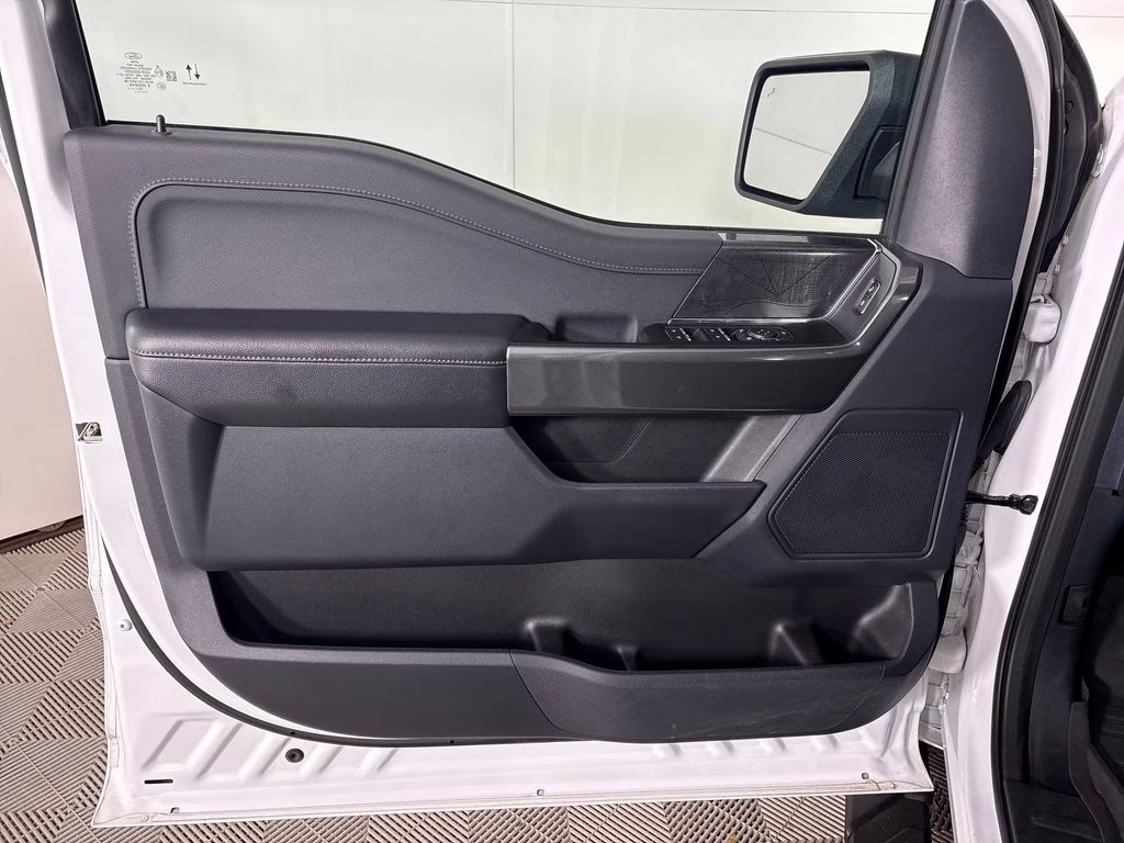 2023 Oxford White Ford F-150 XLT 4X4 Truck