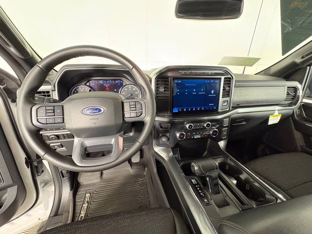 2023 Oxford White Ford F-150 XLT 4X4 Truck