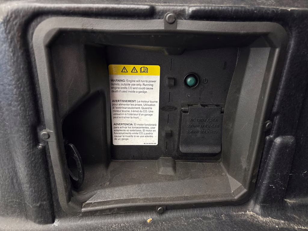 2023 Gray Metallic Ford F-150 Lariat 4X4 Truck