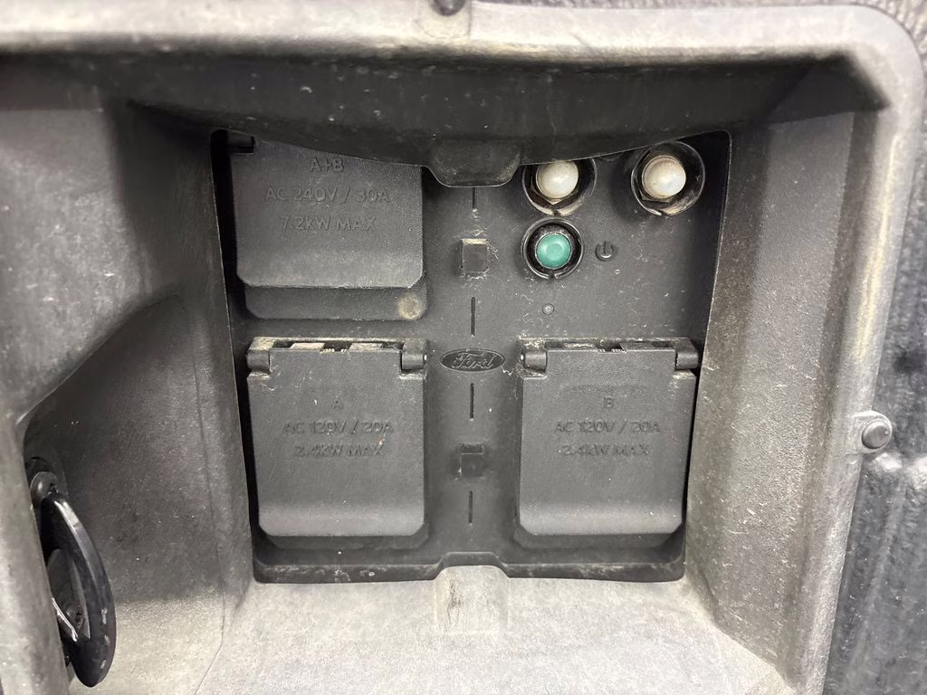 2023 Agate Black Metallic Ford F-150 Limited 4X4 Truck