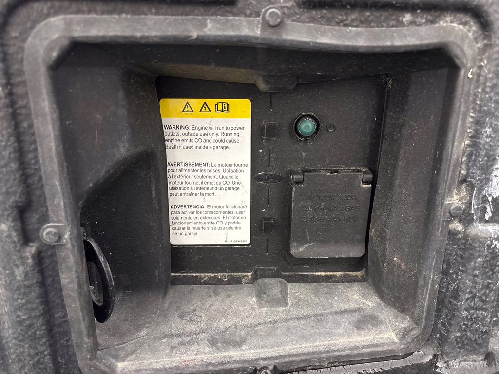 2023 Gray Metallic Ford F-150 Lariat 4X4 Truck