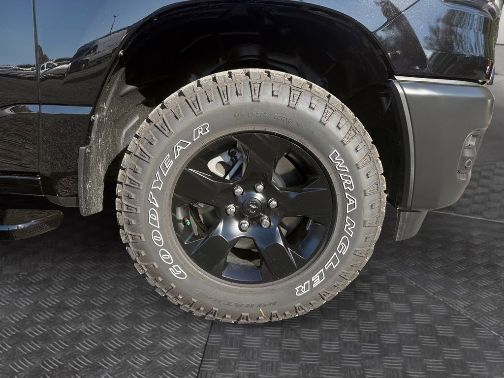 2026 Diamond Black Crystal Pearlcoat Ram 1500 Warlock 4X4 Truck