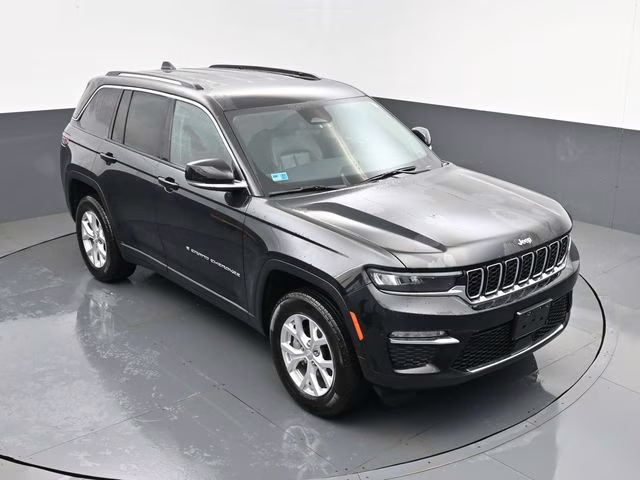 2023 Diamond Black Crystal Pearlcoat Jeep Grand Cherokee Limited 4X4 SUV