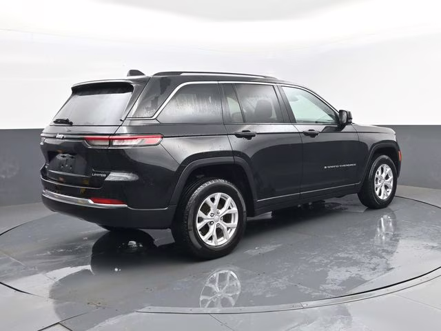 2023 Diamond Black Crystal Pearlcoat Jeep Grand Cherokee Limited 4X4 SUV