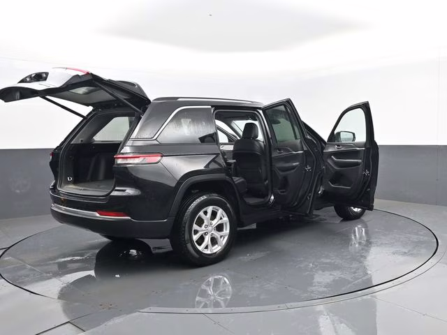 2023 Diamond Black Crystal Pearlcoat Jeep Grand Cherokee Limited 4X4 SUV