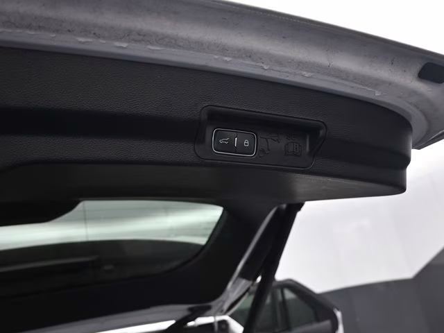 2024 Oxford White Ford Explorer XLT 4X4 SUV