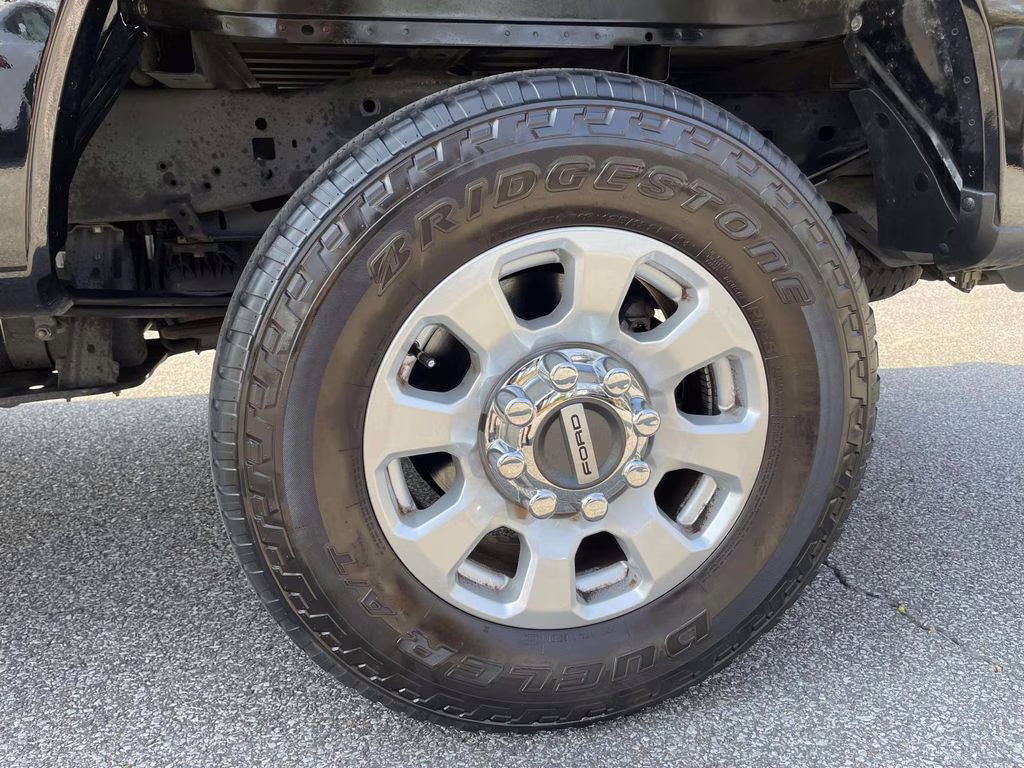 2023 Black Metallic Ford Super Duty F-250 SRW XLT 4X4 Truck