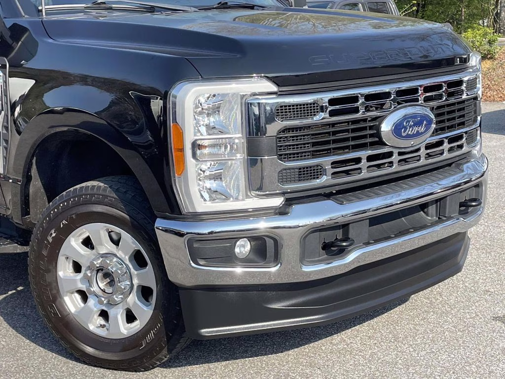 2023 Black Metallic Ford Super Duty F-250 SRW XLT 4X4 Truck