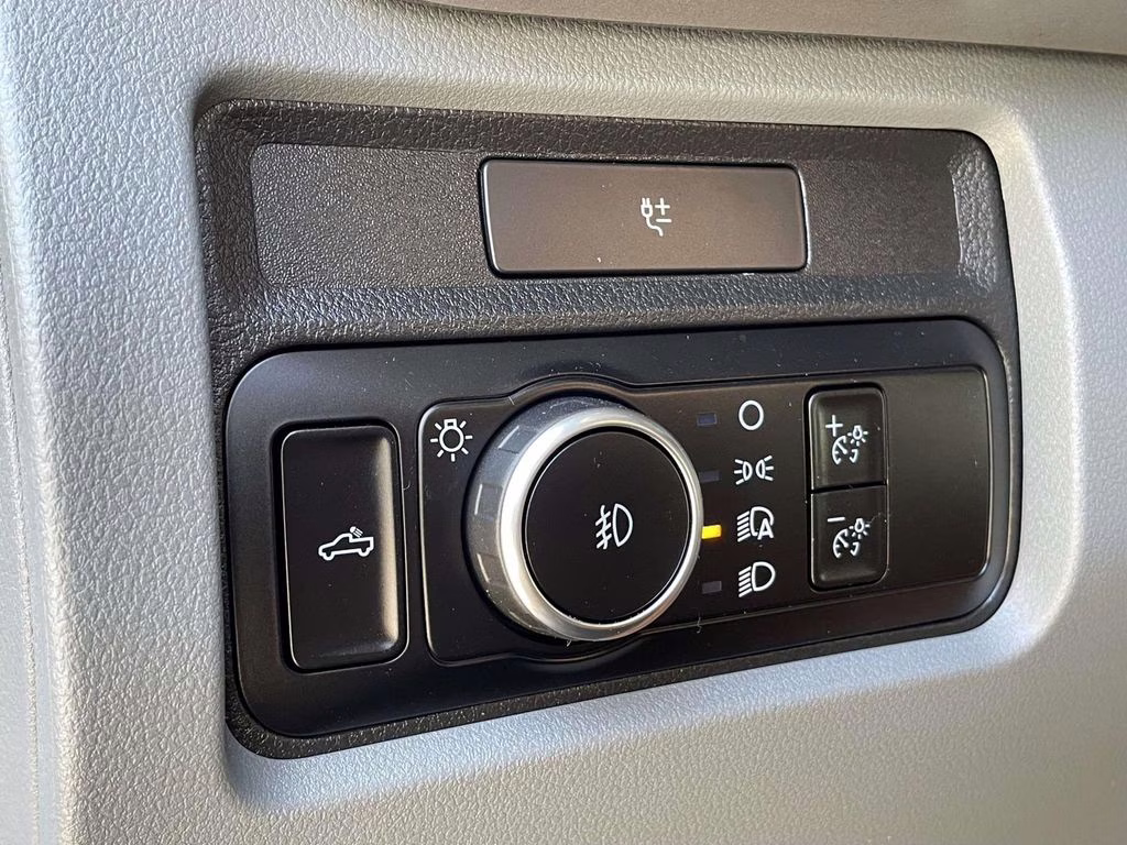 2023 Black Metallic Ford Super Duty F-250 SRW XLT 4X4 Truck