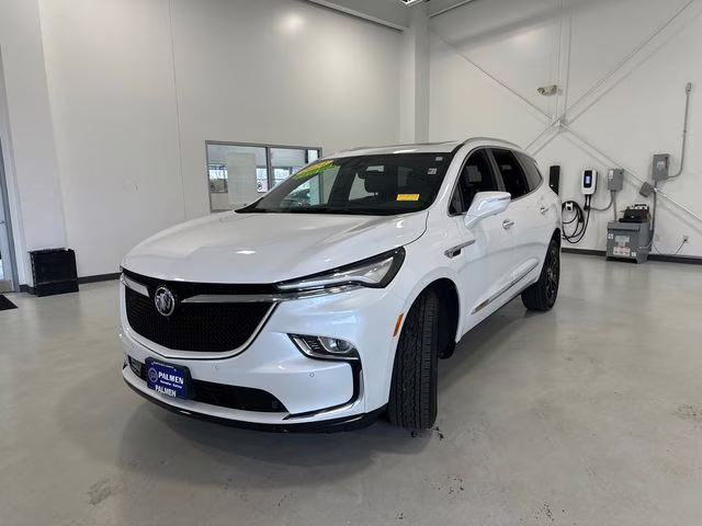 2024 White Frost Tricoat Buick Enclave Essence AWD SUV