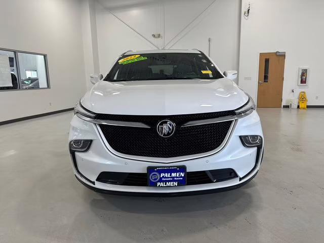 2024 White Frost Tricoat Buick Enclave Essence AWD SUV