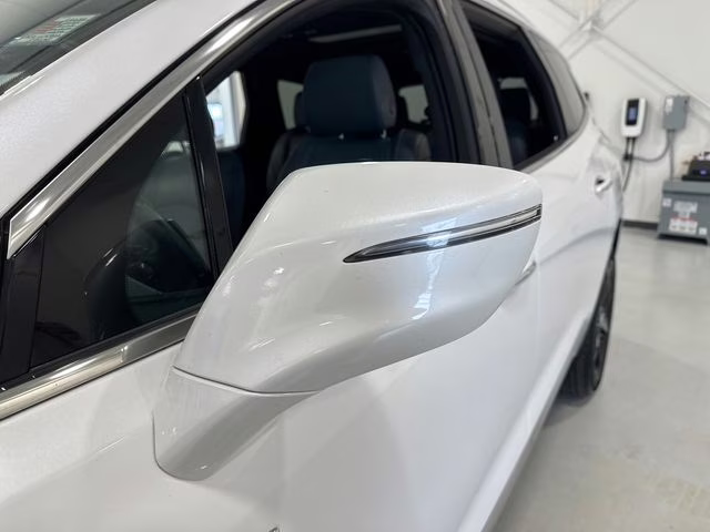 2024 White Frost Tricoat Buick Enclave Essence AWD SUV