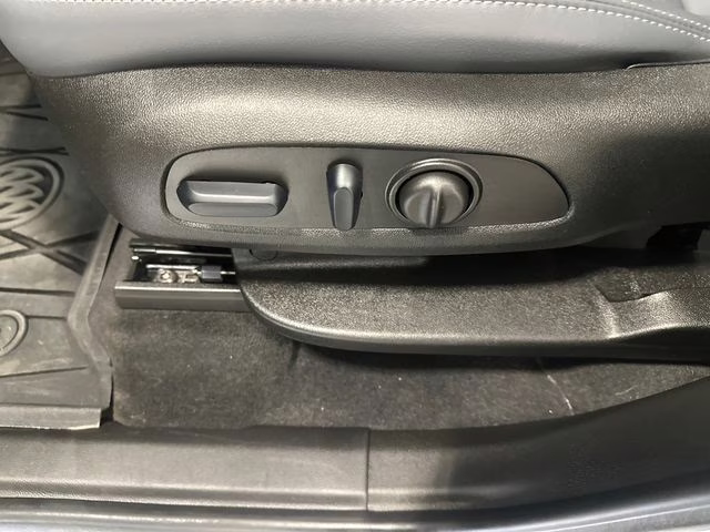 2024 White Frost Tricoat Buick Enclave Essence AWD SUV