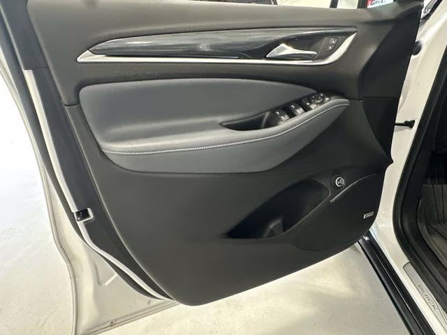 2024 White Frost Tricoat Buick Enclave Essence AWD SUV