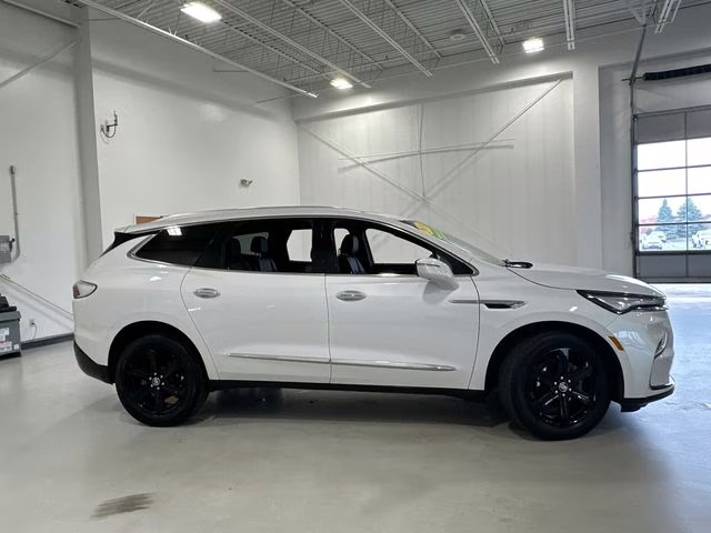 2024 White Frost Tricoat Buick Enclave Essence AWD SUV