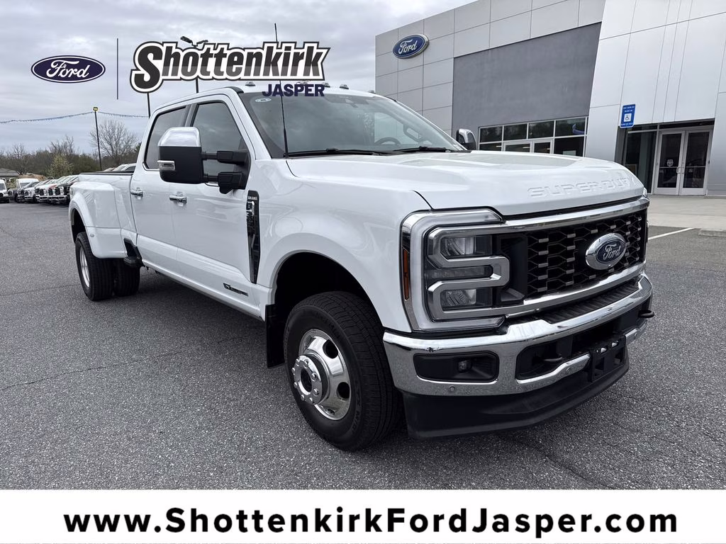 2025 Oxford White Ford Super Duty F-350 DRW King Ranch 4X4 Truck