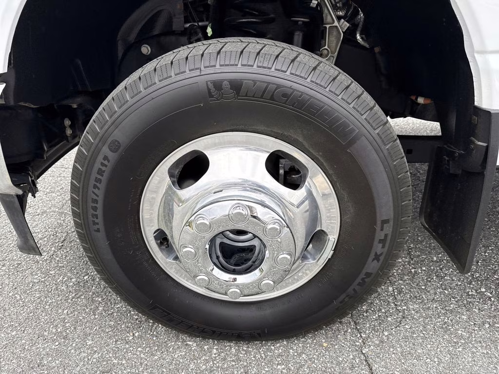 2025 Oxford White Ford Super Duty F-350 DRW King Ranch 4X4 Truck