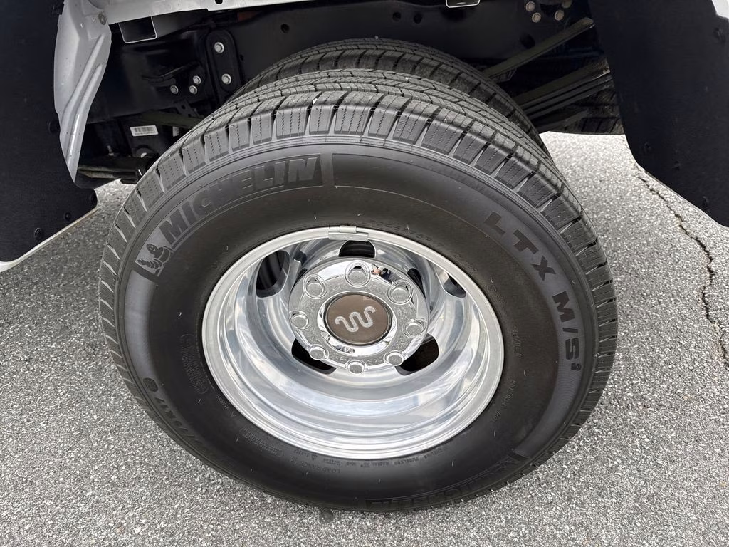 2025 Oxford White Ford Super Duty F-350 DRW King Ranch 4X4 Truck