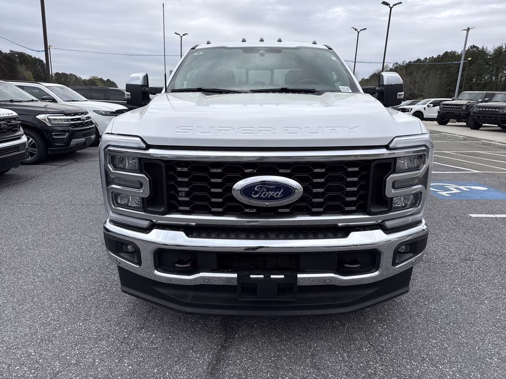 2025 Oxford White Ford Super Duty F-350 DRW King Ranch 4X4 Truck
