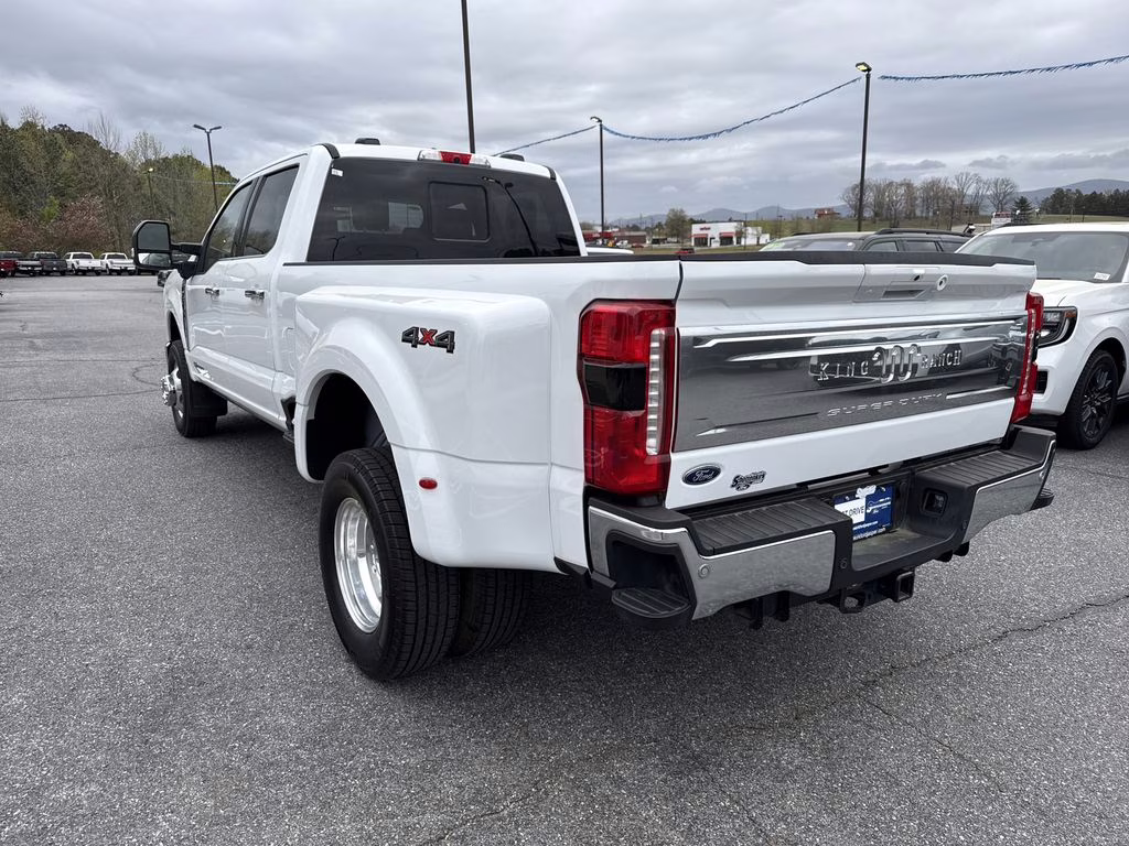 2025 Oxford White Ford Super Duty F-350 DRW King Ranch 4X4 Truck
