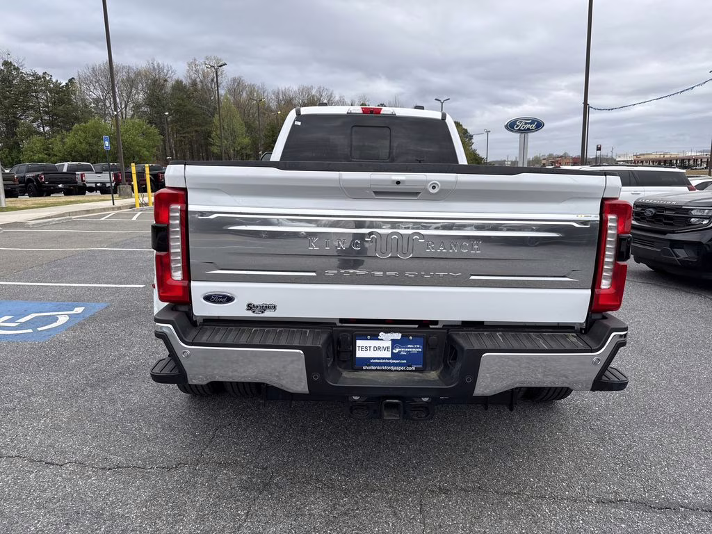 2025 Oxford White Ford Super Duty F-350 DRW King Ranch 4X4 Truck